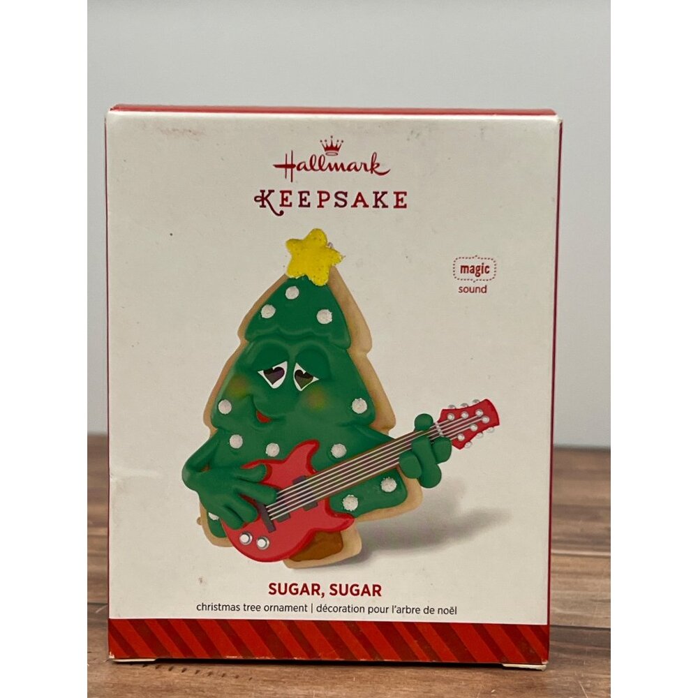 RARE HALLMARK ORNAMENT QG01553 SUGAR, SUGAR CHRISTMAS TREE COOKIE W SOUND